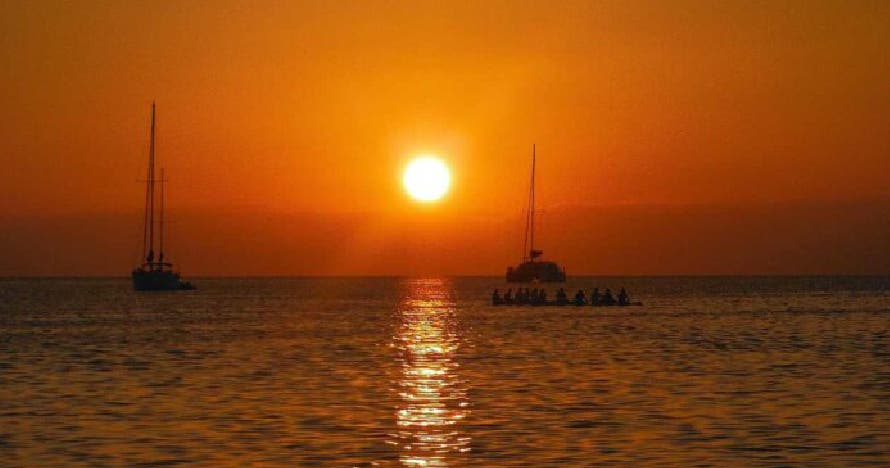 Atardecer en catamarán en Altea