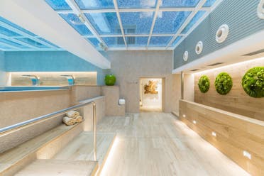 circuito spa y copa en rooftop en hotel sallés pere iv foto 1