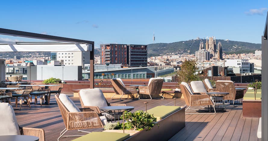 Circuito spa y copa en rooftop en hotel Sallés Pere IV