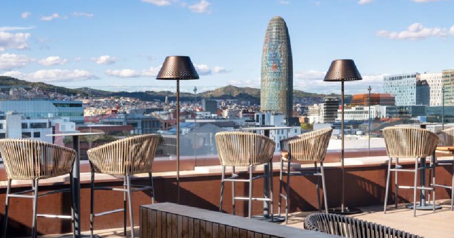 Circuito spa, masaje 25 minutos y copa rooftop en hotel Sallés Pere IV