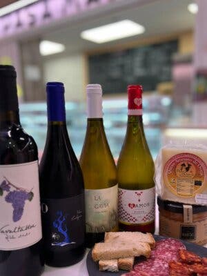 Cata de Vinos con maridaje rural foto 1