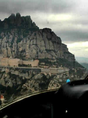 Vuelo en helicóptero por las montañas de Montserrat