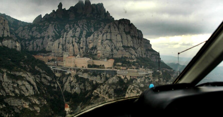 Vuelo en helicóptero por las montañas de Montserrat
