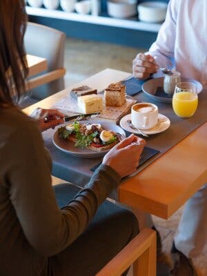 Spazio Sunrise: Desayuno buffet con Circuito termal y opción de masaje