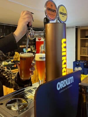 Cata de cerveza asturiana y snacks para tu peludo