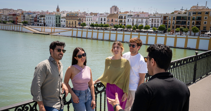 Recorrido gastronómico por Sevilla: tapas, vino y azoteas