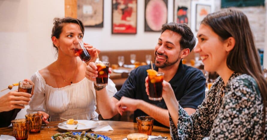 Delicias de tapas en Sevilla, tour a pie y espectáculo de flamenco