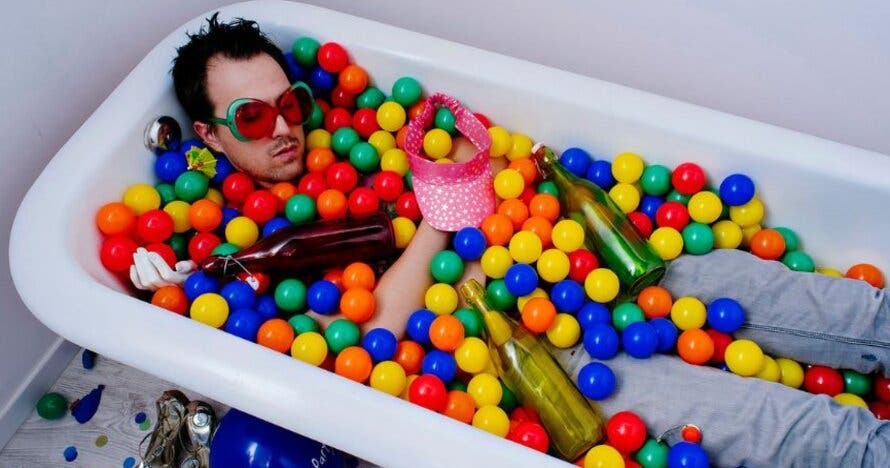 After-Party: escapa del piso desconocido tras la fiesta épica