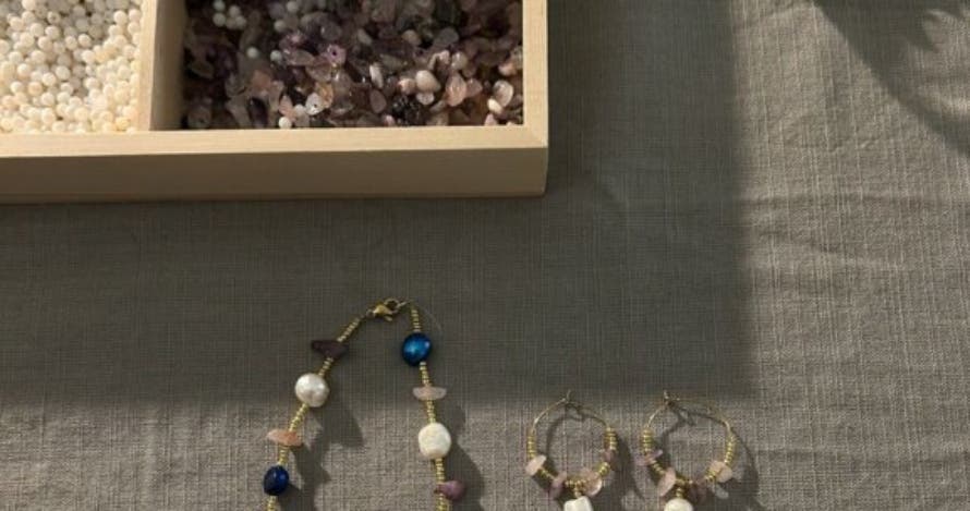Jewels and Wine: Taller de joyería con bebida ilimitada en Barcelona
