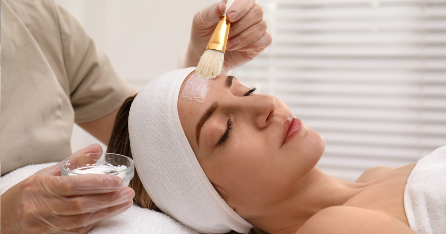 Tratamiento facial con Peeling Químico + Masaje facial