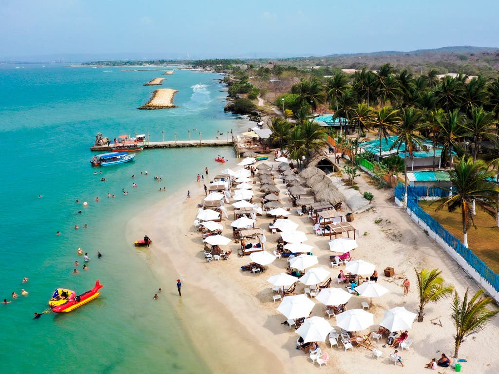 Tour a Palmarito Beach con playa privada, piscinas y full alimentación