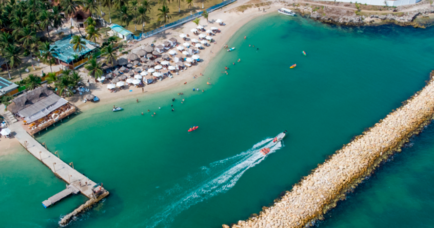 Tour a Palmarito Beach con playa privada, piscinas y full alimentación