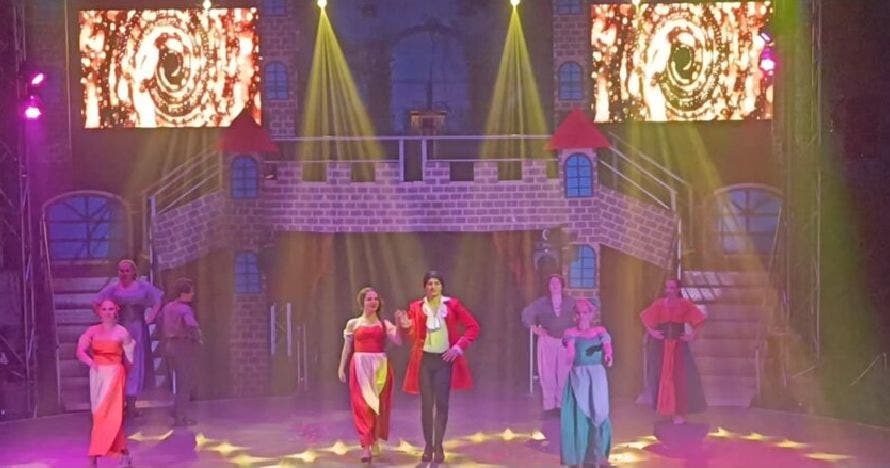 Gran Circo Alaska presenta adaptacion circense - La Bella y la Bestia