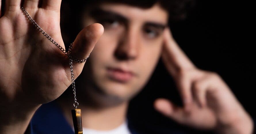 Delirium: Show de hipnosis y mentalismo con Alex Ruiz