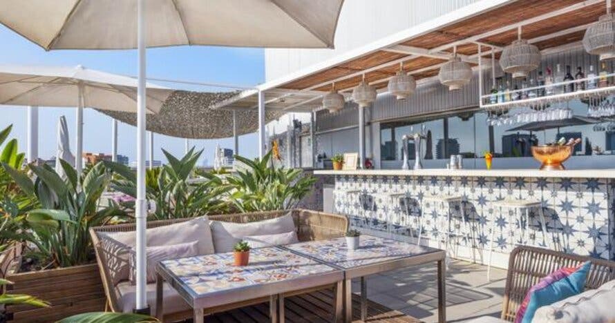 Hotel Barcelona Condal Mar Desayuno con acceso a piscina vista 360º