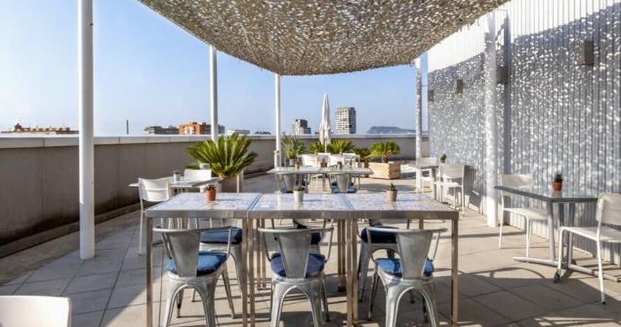 Hotel Barcelona Condal Mar Desayuno con acceso a piscina vista 360º