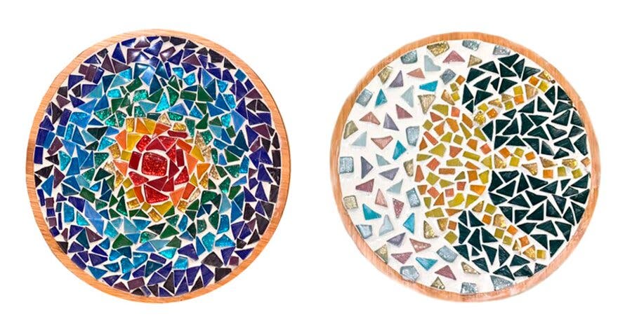 Taller de Mosaico con Vino en una galería de arte