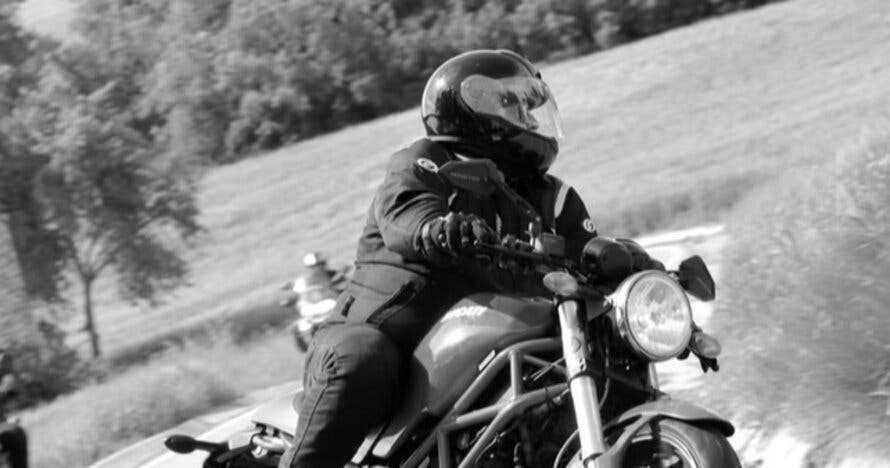 Curso de conducción avanzada en moto por carretera