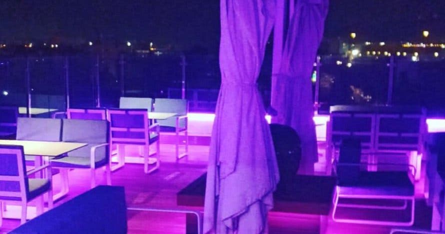 Monólogos con cena en la terraza del ciutat del Prat