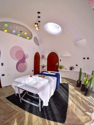 Wifala 1 noche en Valle Sagrado para 2 personas + masaje con piedras