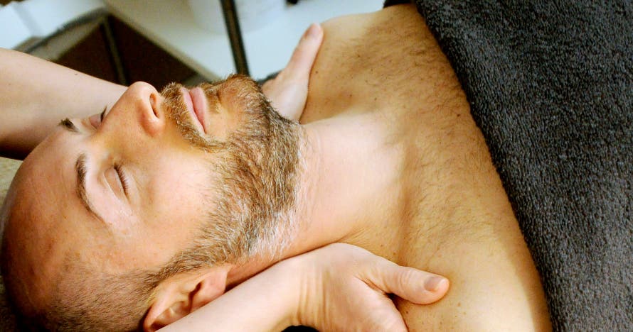 Masaje relajante con aromaterapia