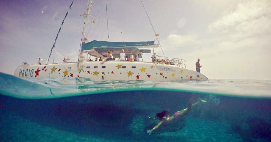 Salida en catamarán en la Bahía de Palma