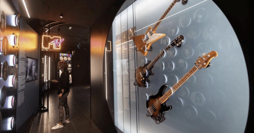Guitar Legends Hall - Visita teatralizada, viva e inmersiva