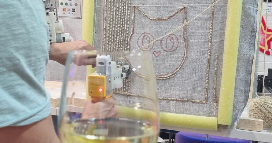Taller de Tufting: Crea tu alfombra personalizada con vino ilimitado