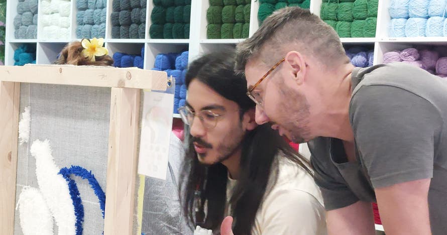 Taller de Tufting: Crea tu alfombra personalizada con vino ilimitado