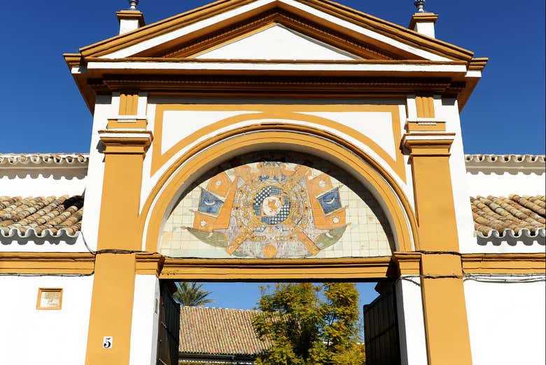 Entrada al Palacio de las Dueñas