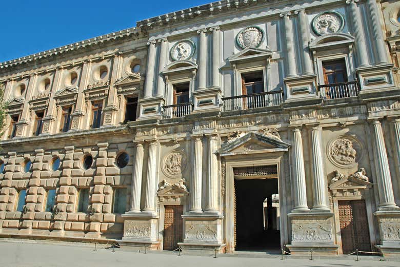 Visita guiada por los alrededores de la Alhambra y el Palacio de Carlos V