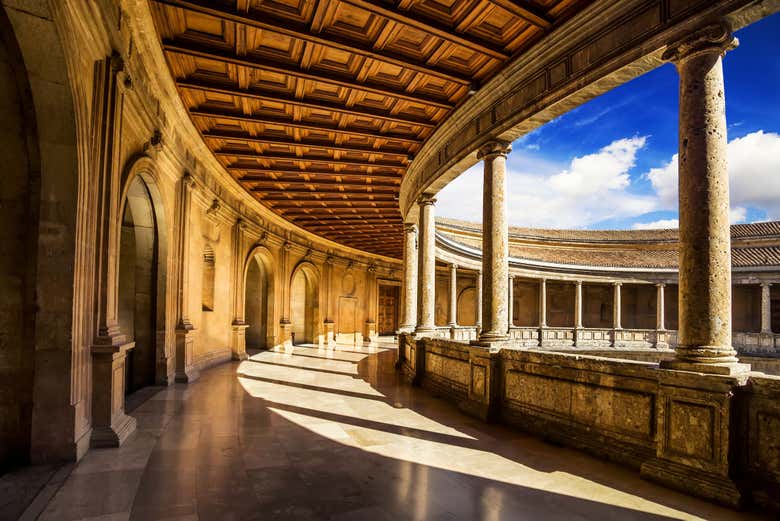 Visita guiada por los alrededores de la Alhambra y el Palacio de Carlos V