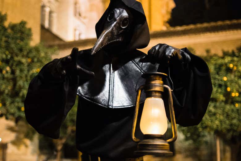 Tour teatralizado de la peste por Málaga