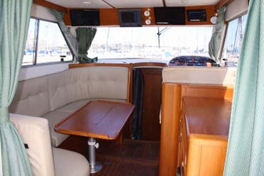 Paseo en yate al atardecer