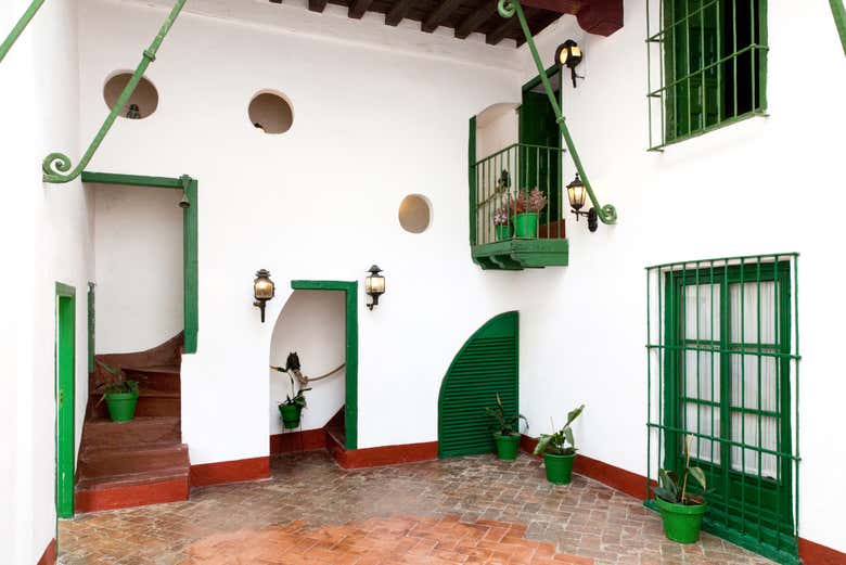 Entrada al Palacio Bucarelli con audioguía