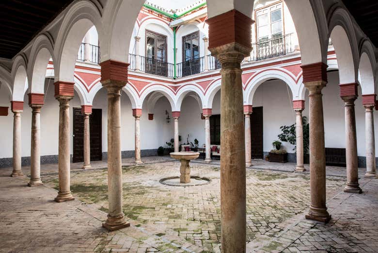 Entrada al Palacio Bucarelli con audioguía
