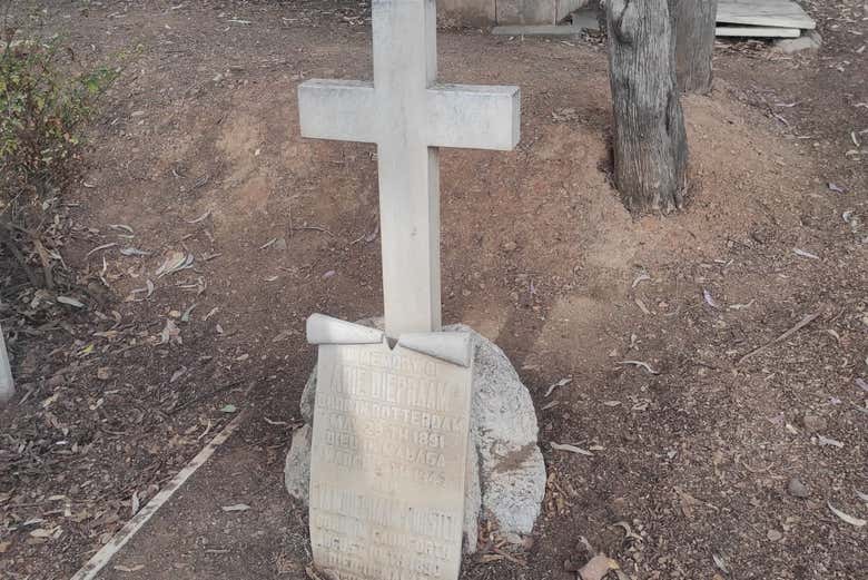 Tour por el Cementerio Inglés