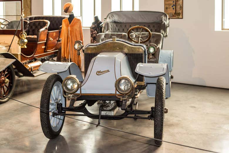Entrada al Museo del Automóvil y la Moda