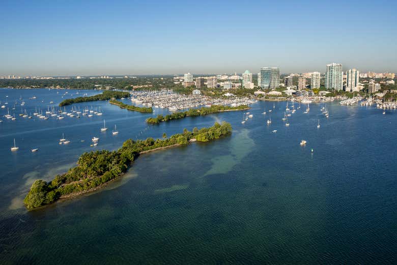 Alquiler de yate con patrón en Miami