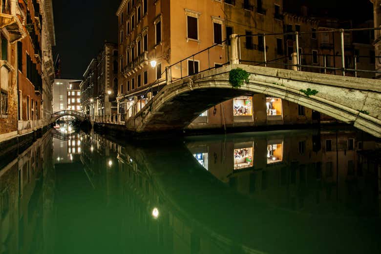 Tour de los misterios y leyendas de Venecia