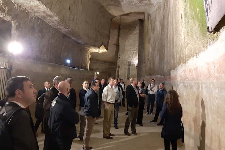Tour por los subterráneos de la plaza San Gaetano