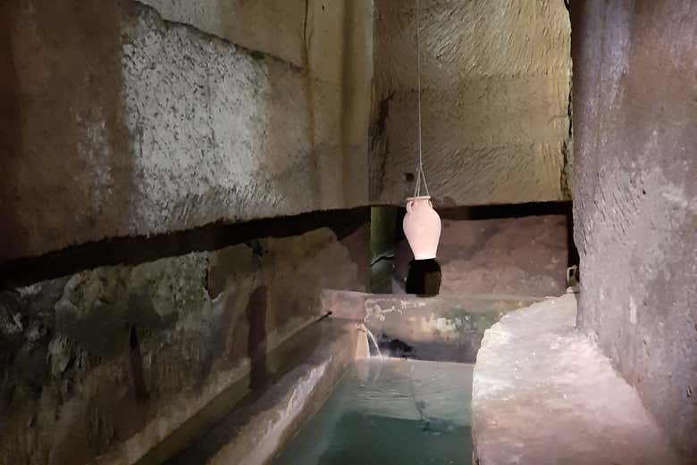 Tour por los subterráneos de la plaza San Gaetano