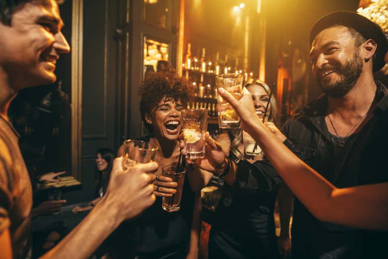 Pub Crawl ¡Tour de fiesta por Oporto!