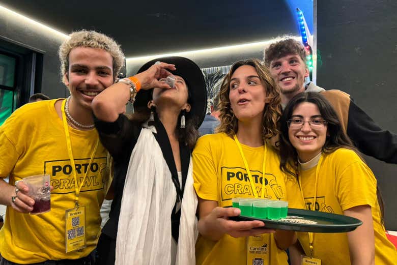 Pub Crawl ¡Tour de fiesta por Oporto!