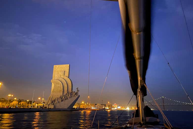 Paseo nocturno en velero por el Tajo