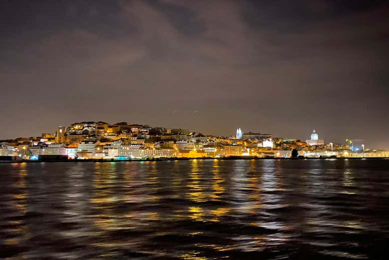 Paseo nocturno en velero por el Tajo