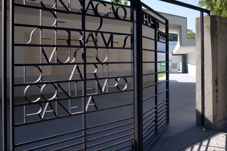 Entrada a la Fundación Serralves