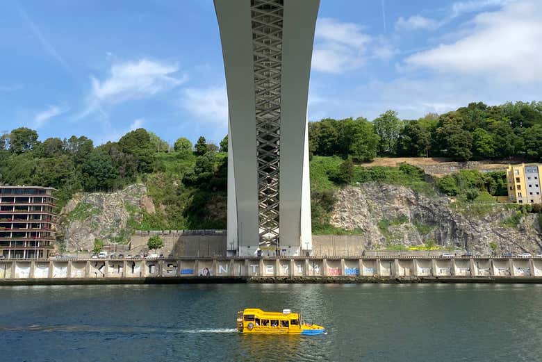 Tour en autobús anfibio por Oporto