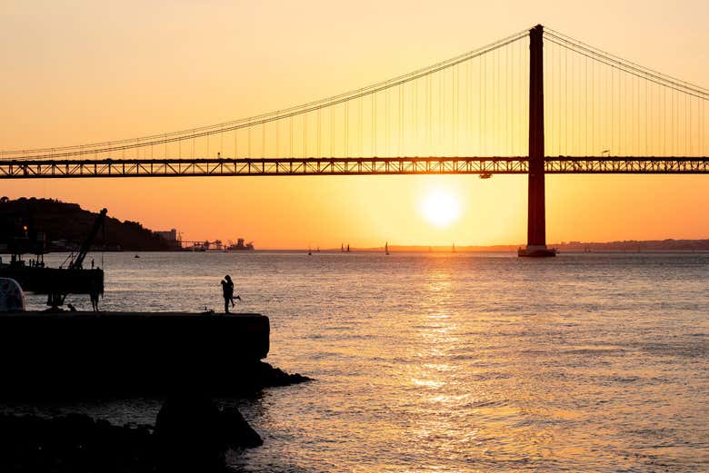 Entrada a la experiencia Pilar 7 del puente 25 de Abril