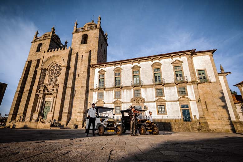 Tour privado en coche clásico por Oporto